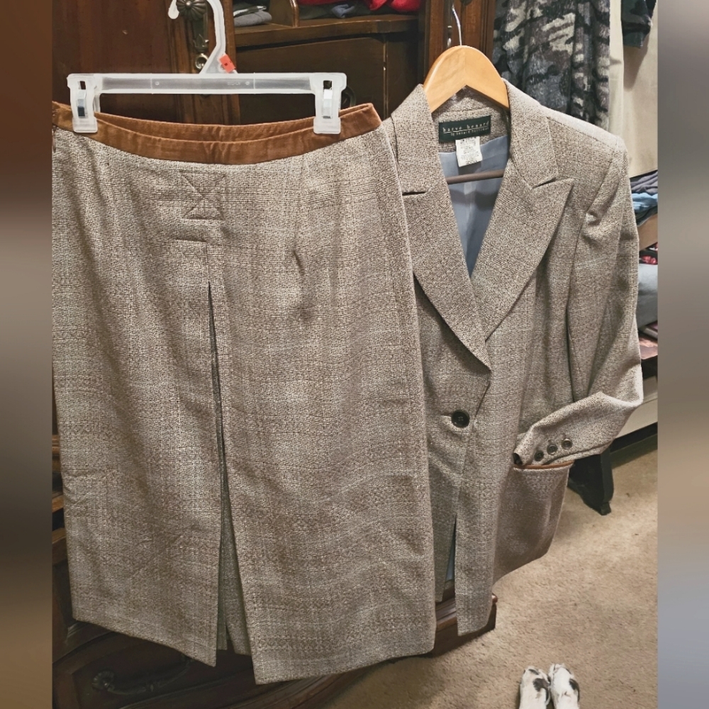 2 piece designer vintage skirt suit with leather trim!